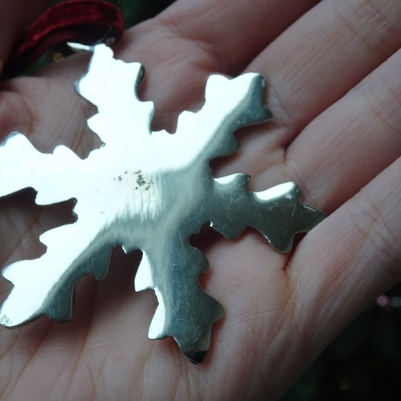 Shiny Silver Metal Snowflake Christmas Xmas Red Velvet Ribbon Holiday Ornament - Picture 9 of 9